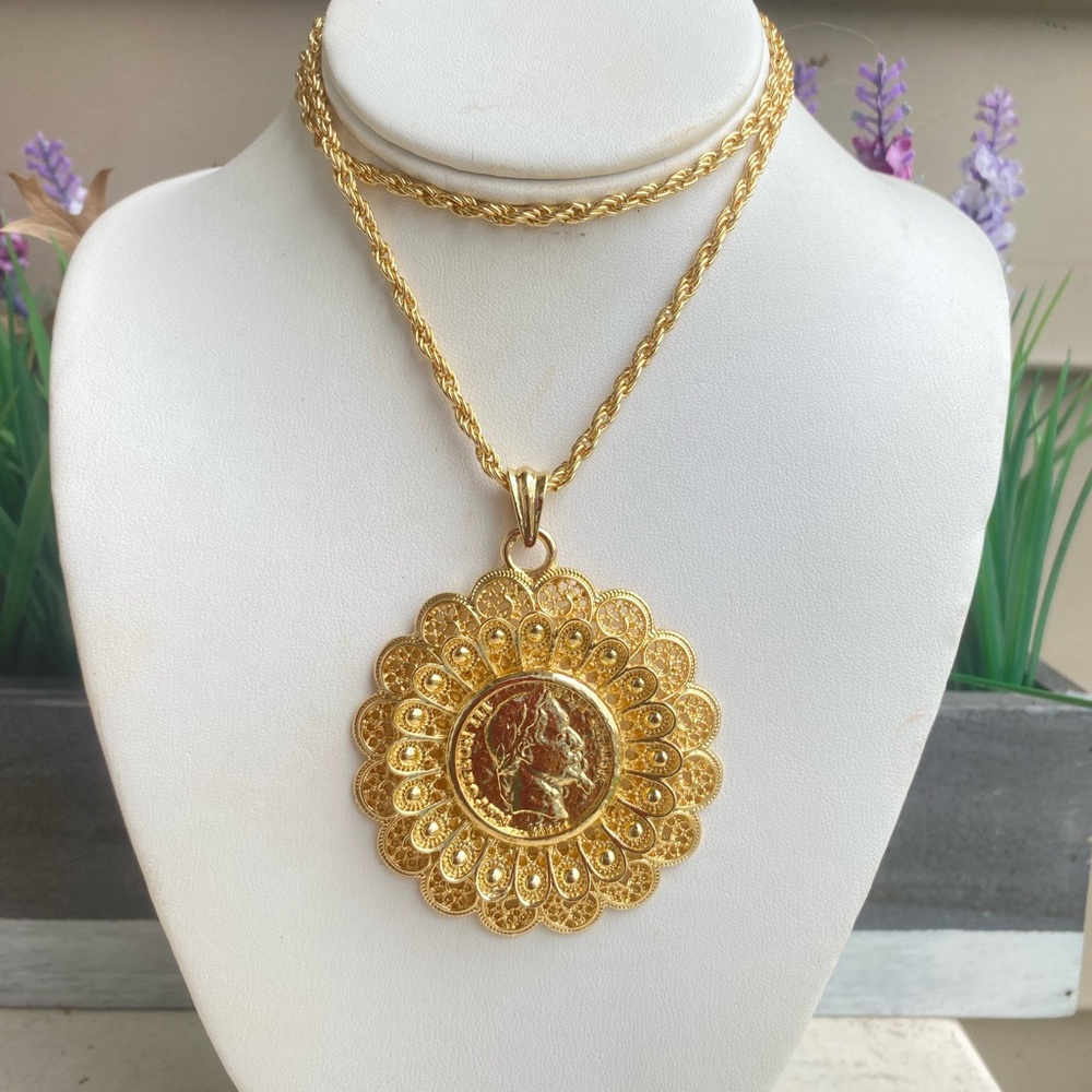 - GG NECKLACE - Picture 9 of 10